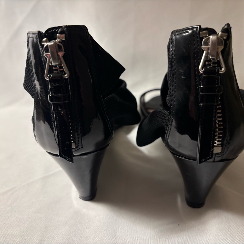 NWT Elegant Ankle Strap Black Women's Wedge Heels - Picture 3 of 6